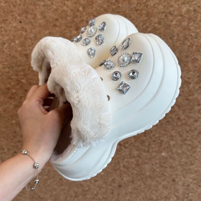 Big Diamond Accessories Clogs, Winter Velvet Warm Cotton Slippers for Outer Wear, Thick-Soled Half-Slip Cotton Shoes with a Poop-Feeling Feel