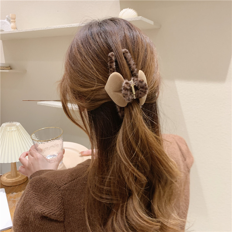 1 Piece Quantity Women's Sweet Heart Shape Leopard Plush Hair Claws
