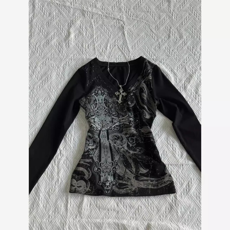 American Yabi Culture Design Sense Black Printed T-Shirt Women's Autumn Y2K Pure V-Neck Long Sleeve T-Shirt Top American Yabi Culture Design Sense Black Printed T-Shirt Women's Autumn Y2K Pure V-Neck Long Sleeve T-Shirt Top