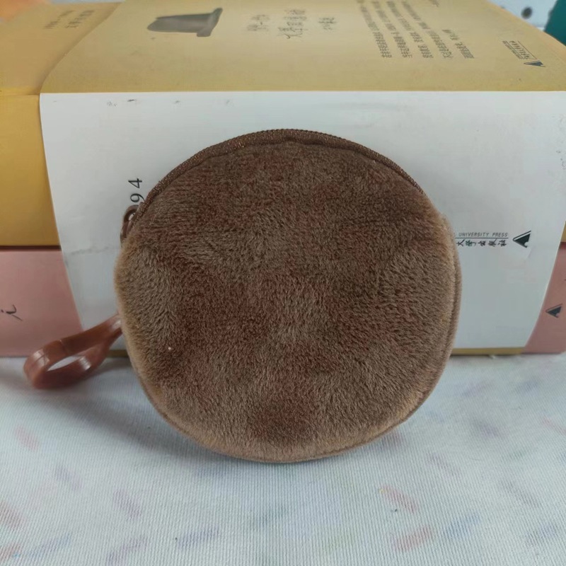 큰 원형 짙은 갈색