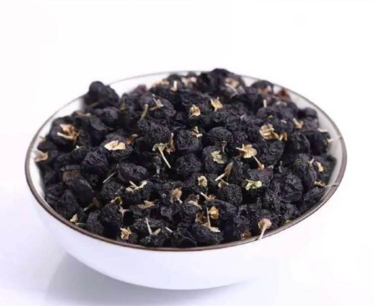 Dried Black Goji Berries Hei Gou Qi Zi Natural Sun Dried Hand Selected Clean No Sand 500g in use