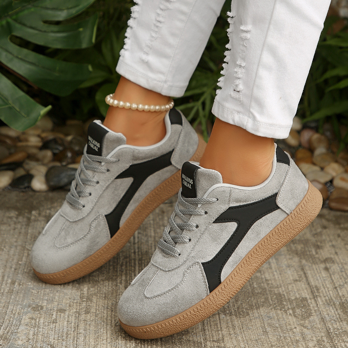 Comercio exterior zapatos de entrenamiento de gran tamaño de mujeres 2026 primavera y otoño nueva moda ligera cabeza redonda zapatos deportivos casuales zapatos de skate comercio exterior