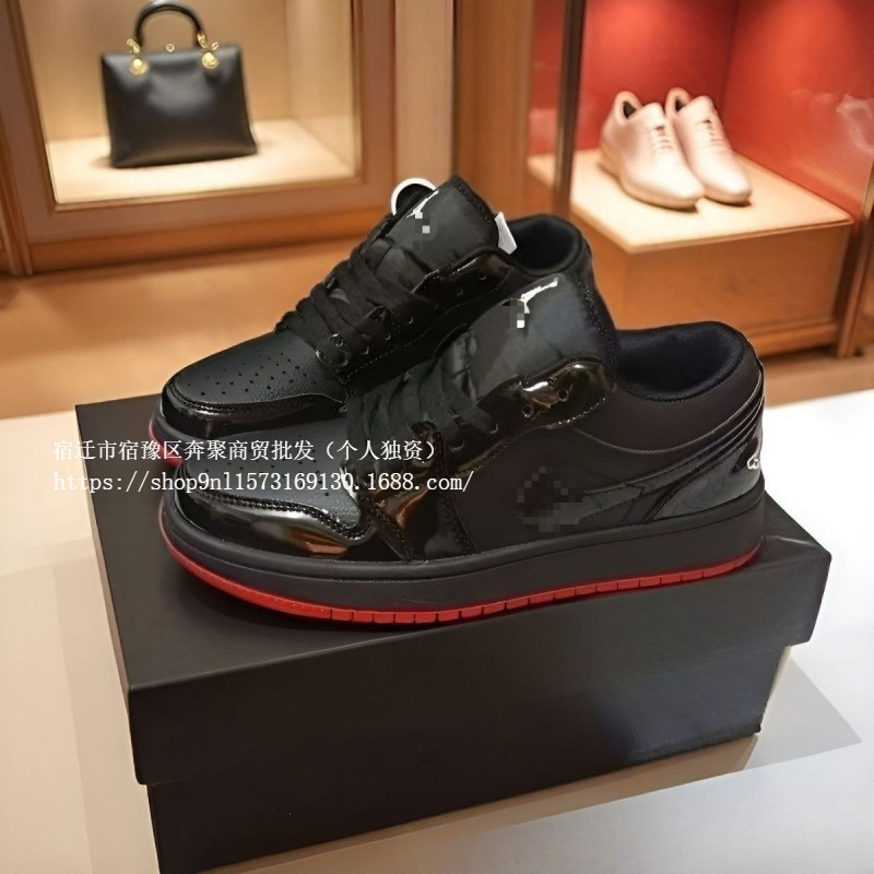 Patent leather all-black and red classic American retro style for men and women, trendy and versatile, casual sports, cushioned and stable, wholesale