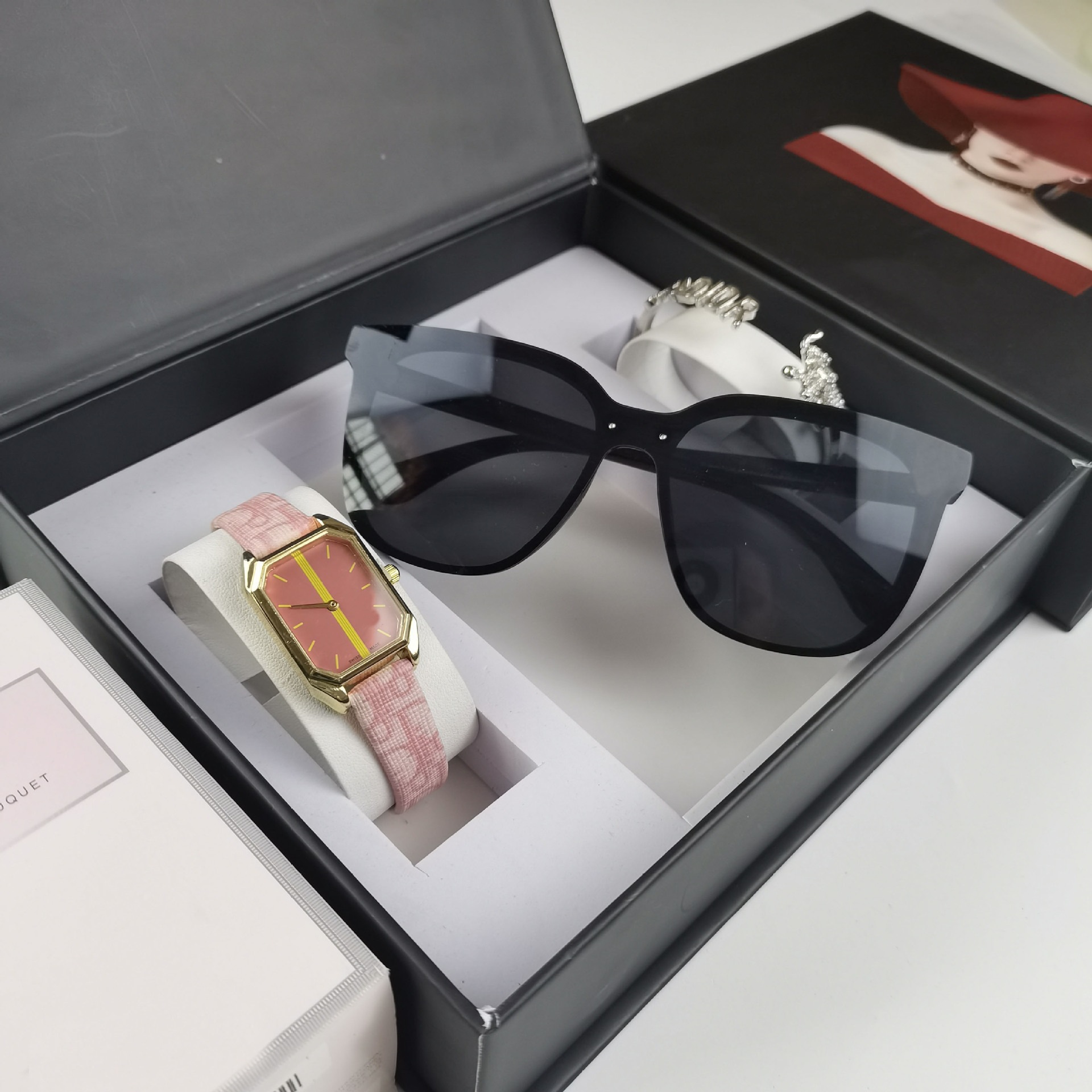 Eyeglass set D with gold reading glasses and belt