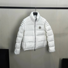 九江羽绒服正确版蒙家字母阶梯绗缝羽绒服免洗轻奢外套立领面包服
