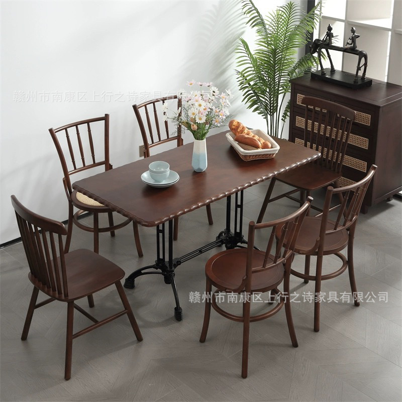 Mesas y sillas de cafetería retro Sillas de comedor de estilo chino americano Sillas de restaurante occidental Sillas y sillas de cafetería Un juego completo de mesas de taberna
