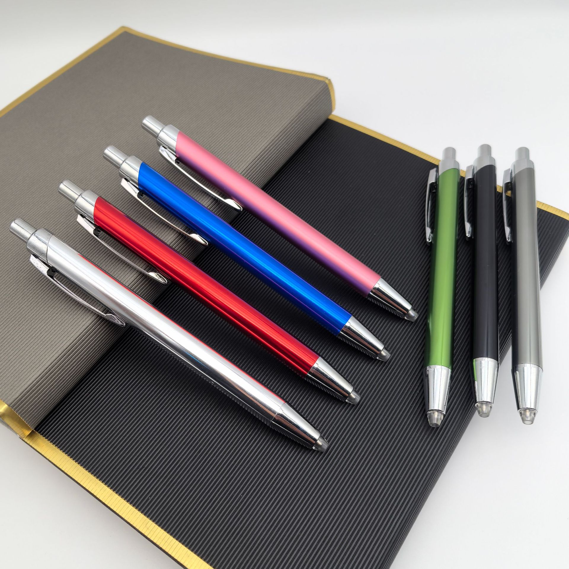 Japón y Corea del Sur Hot ventas metal lápiz de regalo de metal cálido lápiz creativo LED iluminado lápiz de regalo