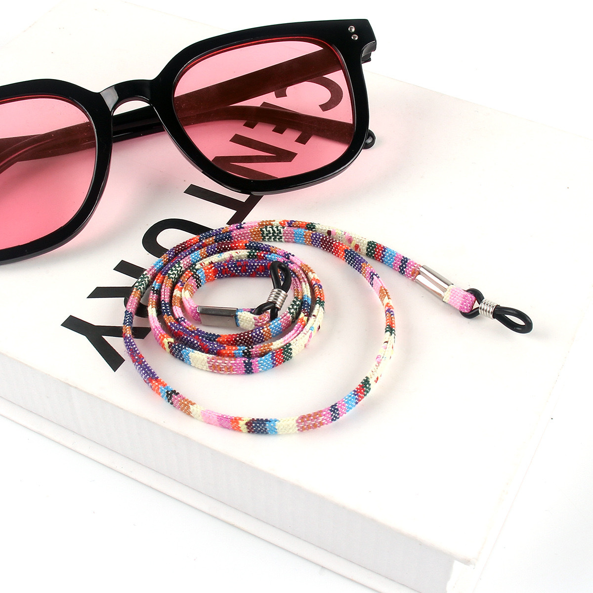 Amazon ventas transfronterizas gafas de viento bohemias cuerdas de colgante gafas de cadena con gafas de viento nacional para evitar la caída de la cuerda