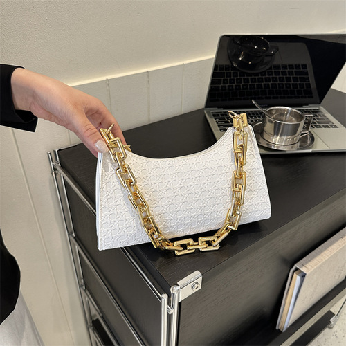 Chain texture simple fashion armpit bag 2024 new daily commuting shoulder bag women's versatile popular small square bag