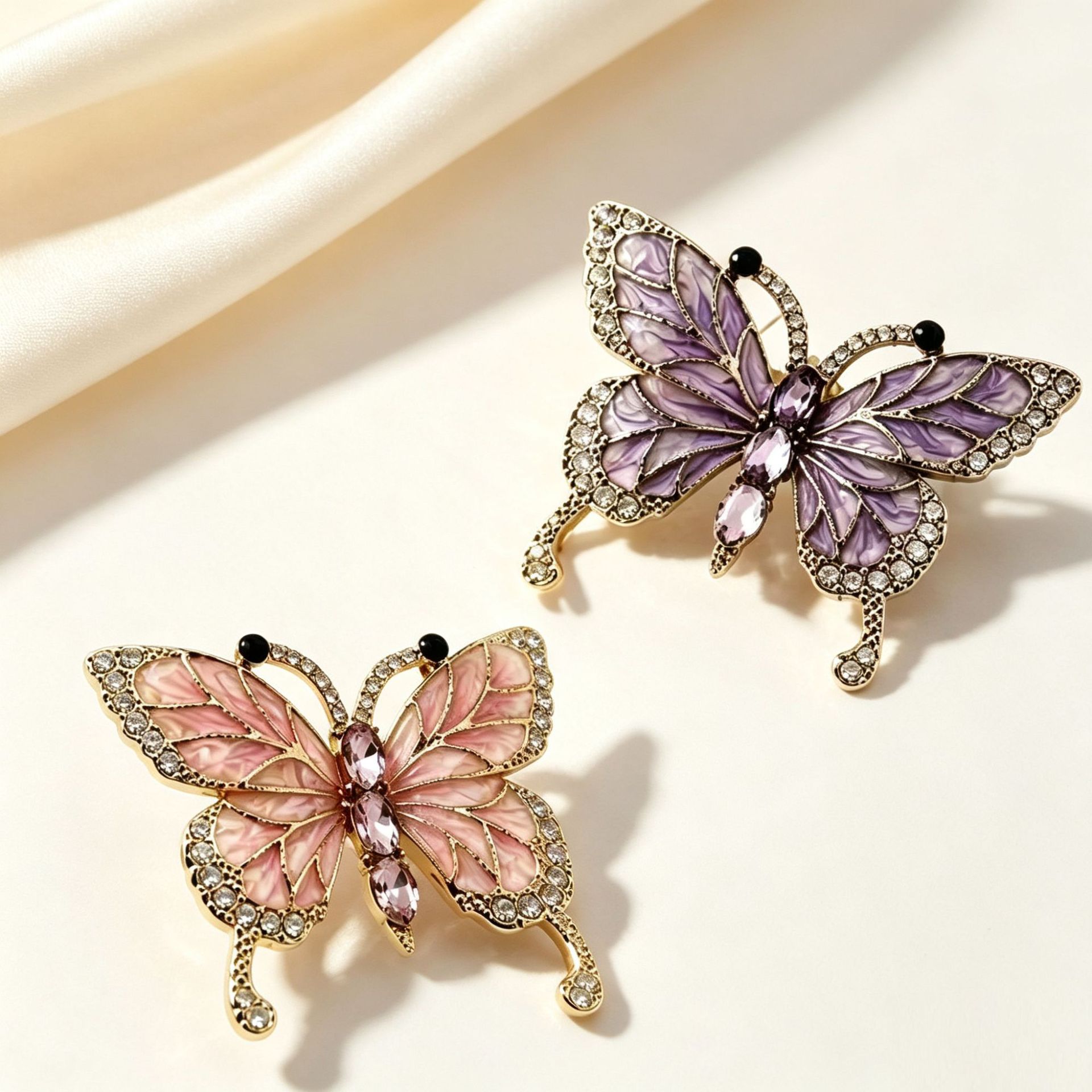 Elegant and romantic style, drip-glaze cold enamel butterfly brooch with colorful wings, wholesale, new retro, light luxury, and fashionable brooch