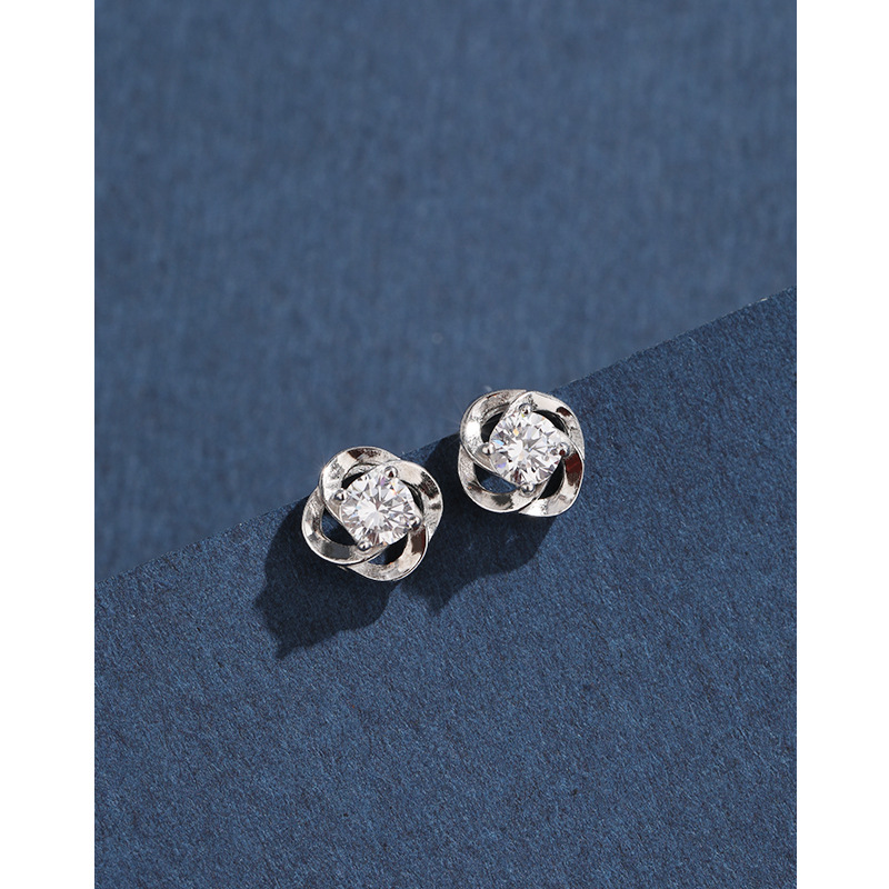 Simple zircon tetrafolia pernos de plata esterlina 925 nicho delicado aretes de alta sensación para mujeres pequeños aretes de agujeros de orejas