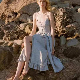 连衣裙2025新款棉质清新碎花裙双层度假田园风吊带前系扣连衣裙女