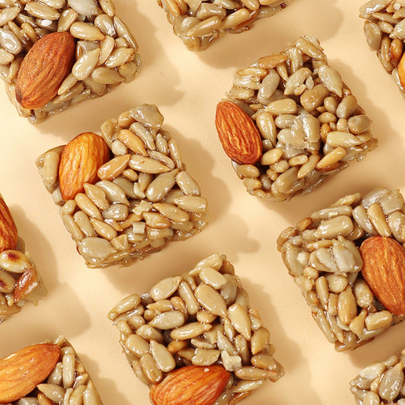 Whole box wholesale casual internet celebrity snacks individually packaged dormitory drama relieving greedy crisp almond melon seeds crisp