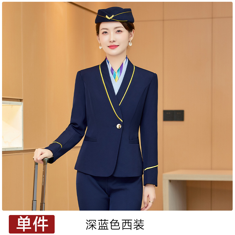 Костюм женский темно-синий