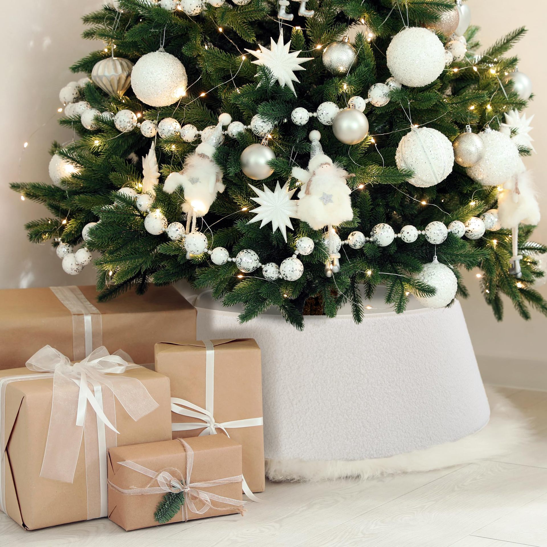 Nuevo estilo transfronterizo de felpa de Navidad cerca de árbol blanco decoración de artesanías decoración de escenas accesorios suministros de Navidad al por mayor