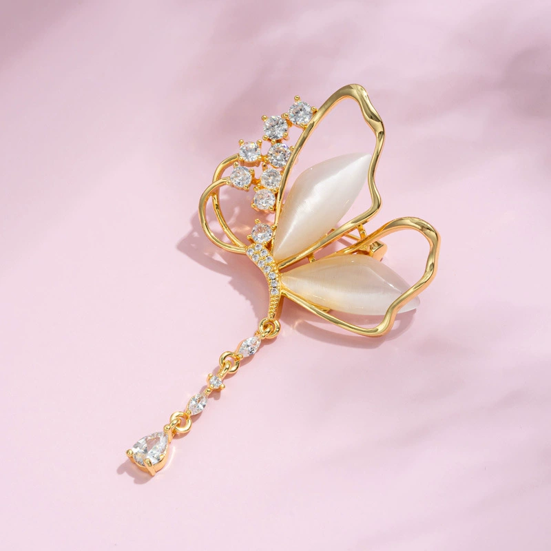 Copper three dimensional zirconium with tassels, брошь бабочка, запонка для вечернего платья, аксессуары