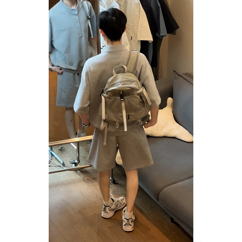 Gray Polo Shirt and Five-Point Shorts Set for Men, Summer Salt Style, Niche Non-Contrasting Old Money Style Two-Piece Set
