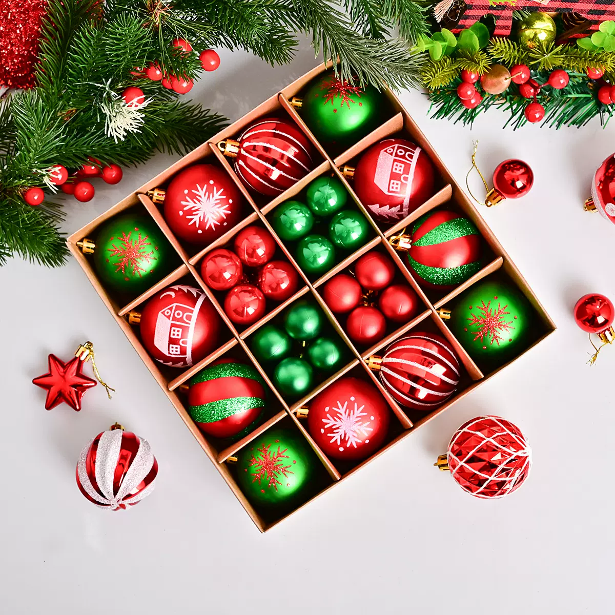 跨境新品热销圣诞球彩绘电镀球44PK套装节庆场地布置圣诞树装饰品