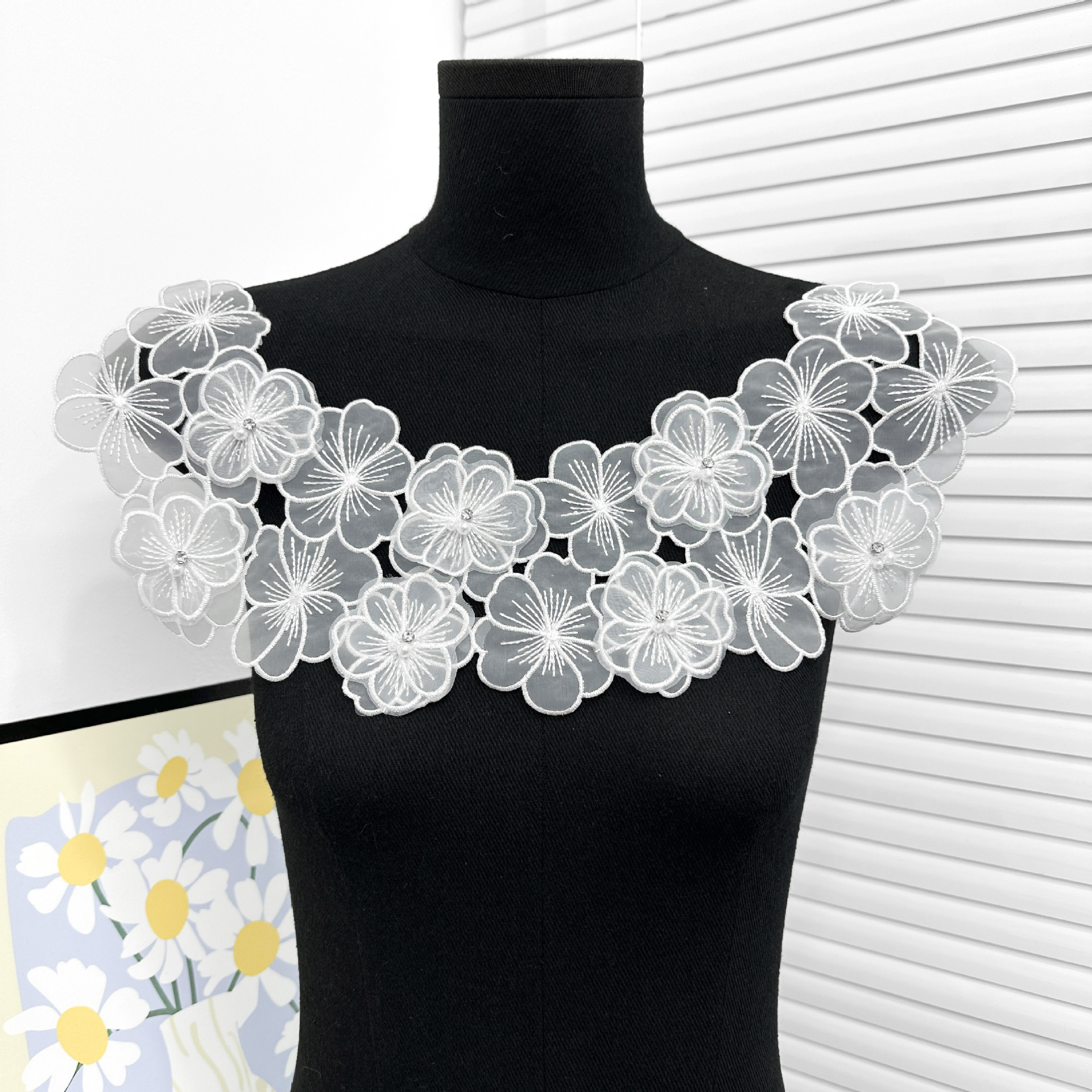 Flores bordadas negras de alta calidad collar de encaje soluble en agua flor decoración delantera de ropa DIY accesorios collar hecho a mano