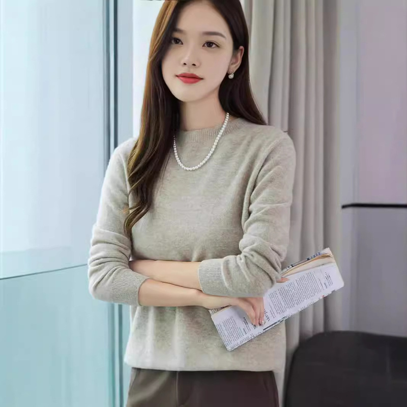 A line of clothing autumn and winter new round neck long sleeve sweater top skin-friendly all-match soft and comfortable