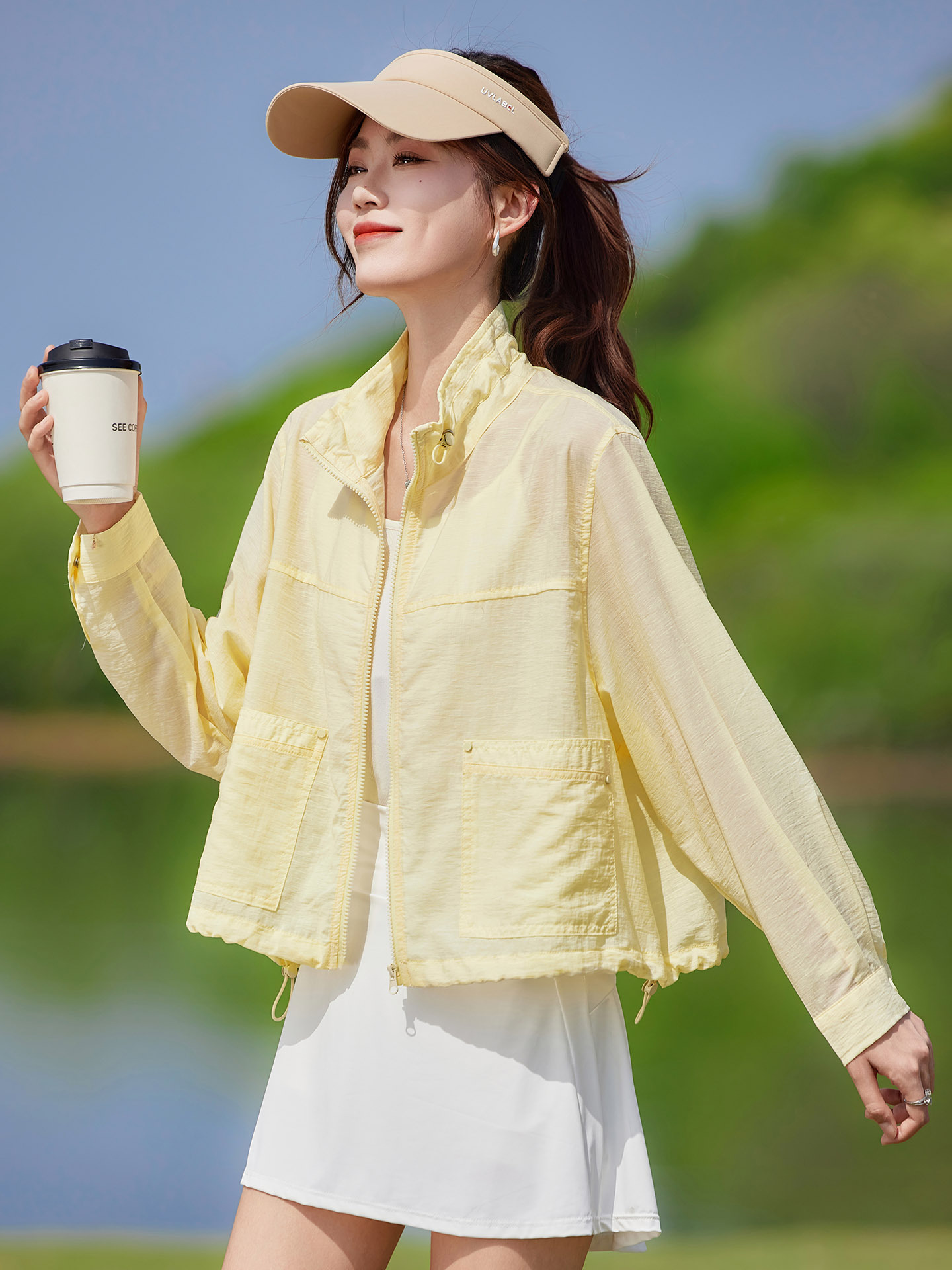 Áo chống nắng nữ cổ đứng dây rút tay dài 2026 mỏng nhẹ form rộng — màu vàng, màu đỏ