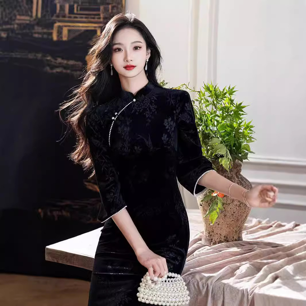 Black velvet demi-season cheongsam