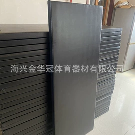 篮球架;排椅、等候椅;乒乓球台