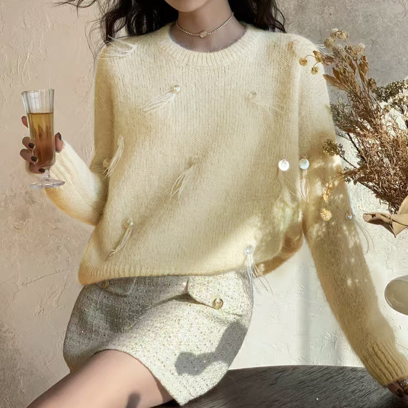 Demi-season design elegant atmospheric knitted sweater