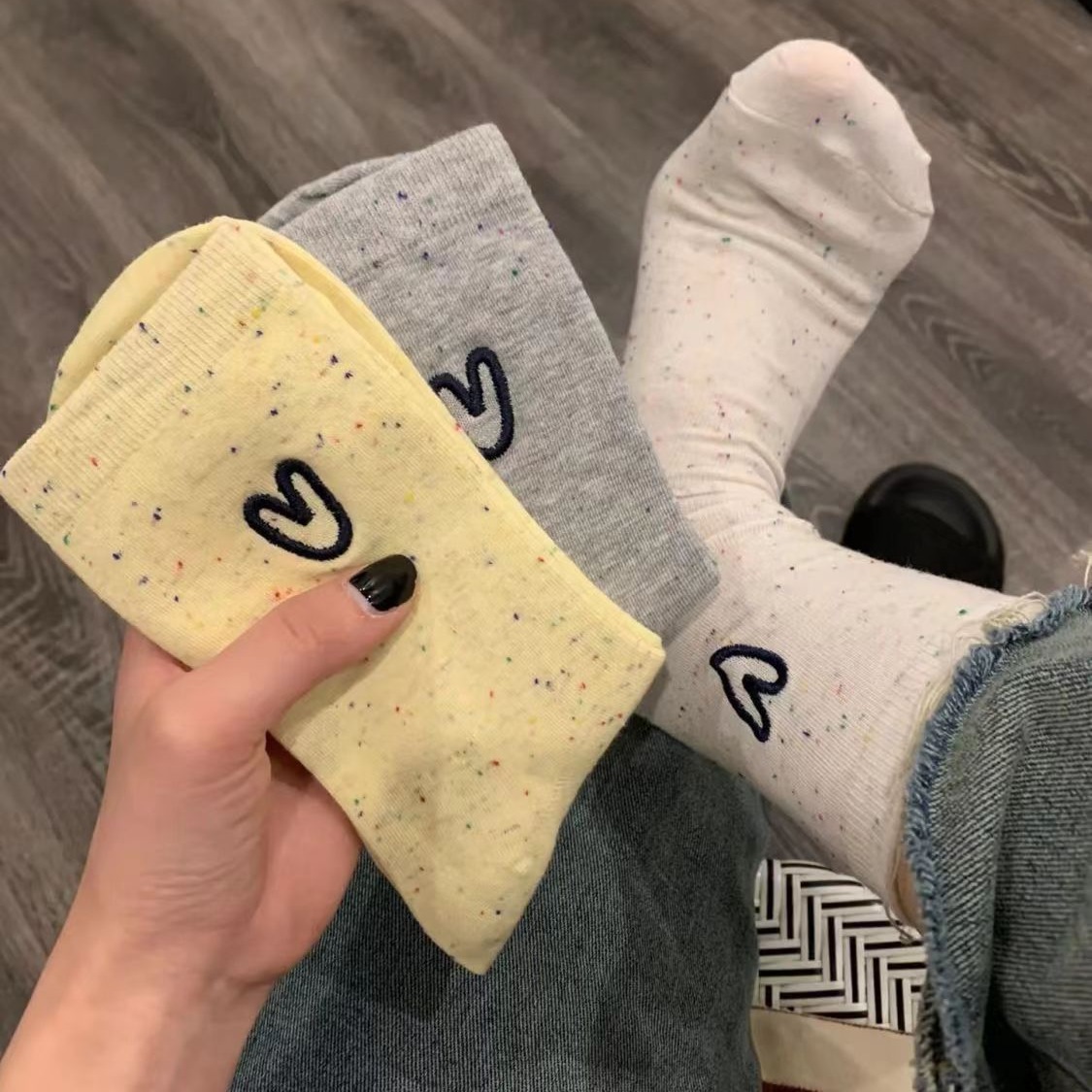 Verano nuevo estilo punto hilo amor Calcetines de la mitad de la pantorrilla de las mujeres ins moda todo-fósforo lindo dibujos animados calcetines de moda calcetines de pila de las mujeres