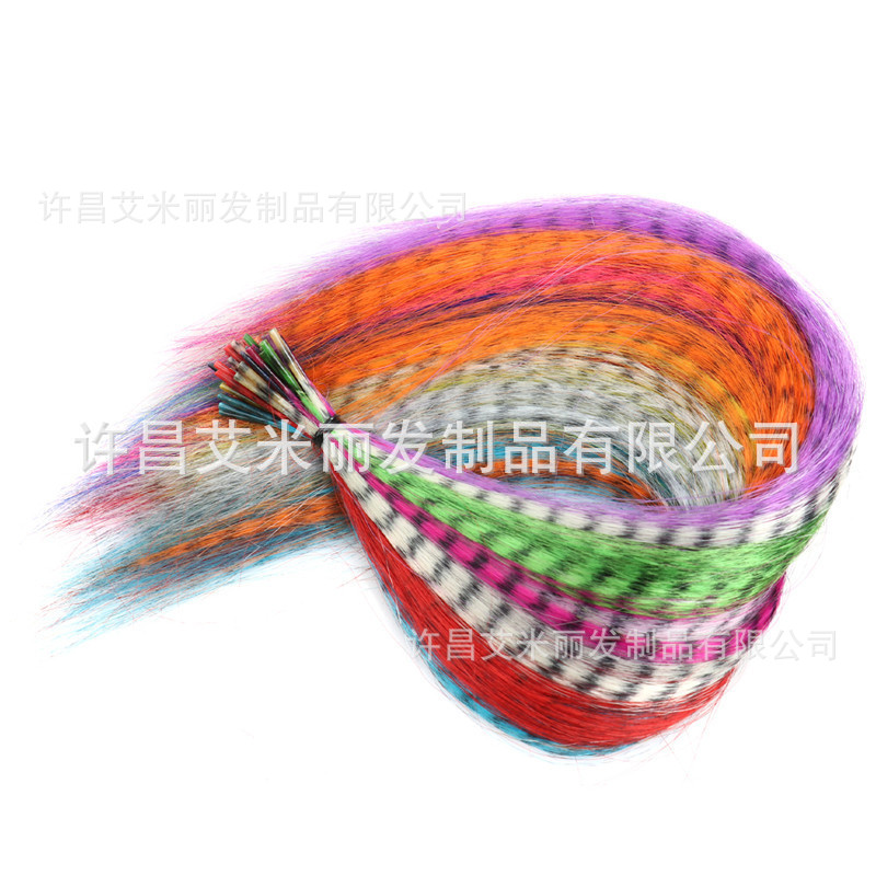 Peluca al por mayor de la fábrica de comercio exterior extensión del pelo pieza de pelo de plumas 50 piezas traje de color rayado peluca recta larga pieza en stock