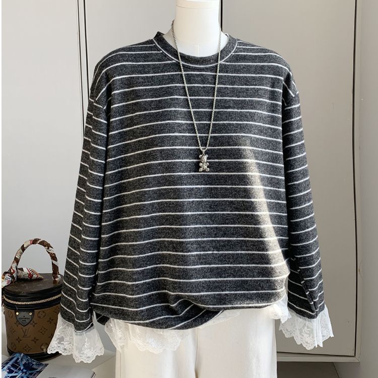韓国系の冬の丸首長袖tシャツの女性の毛磨きの底のシャツのゆったりしたストライプのレースの灰色の中に上着を掛けます。|undefined