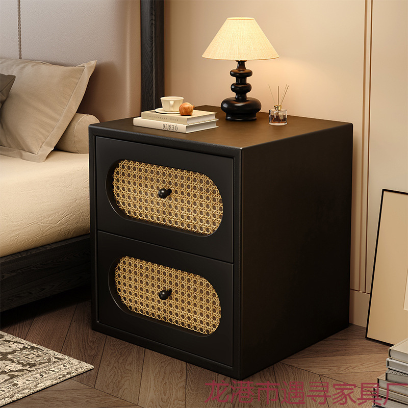 Retro Rattan Bedside Table, Antique Style Black Small Home Bedroom 2025 New Accessible Luxury High-End Bedside Table
