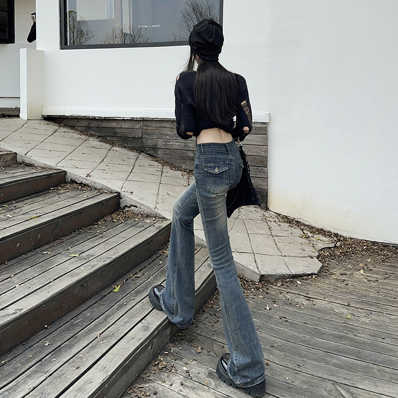 미국 스타일의 저층 복고풍 마이크로 청바지 여성의 2024 년 새로운 가을과 겨울 뜨거운 소녀 향수 경적 바지