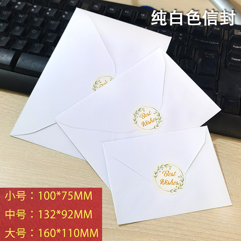現物はバラの金の小さい清新な誕生日カードにアイロンをかけます。祝日はカードの生花の焙煎店の贈り物に感謝します。|undefined