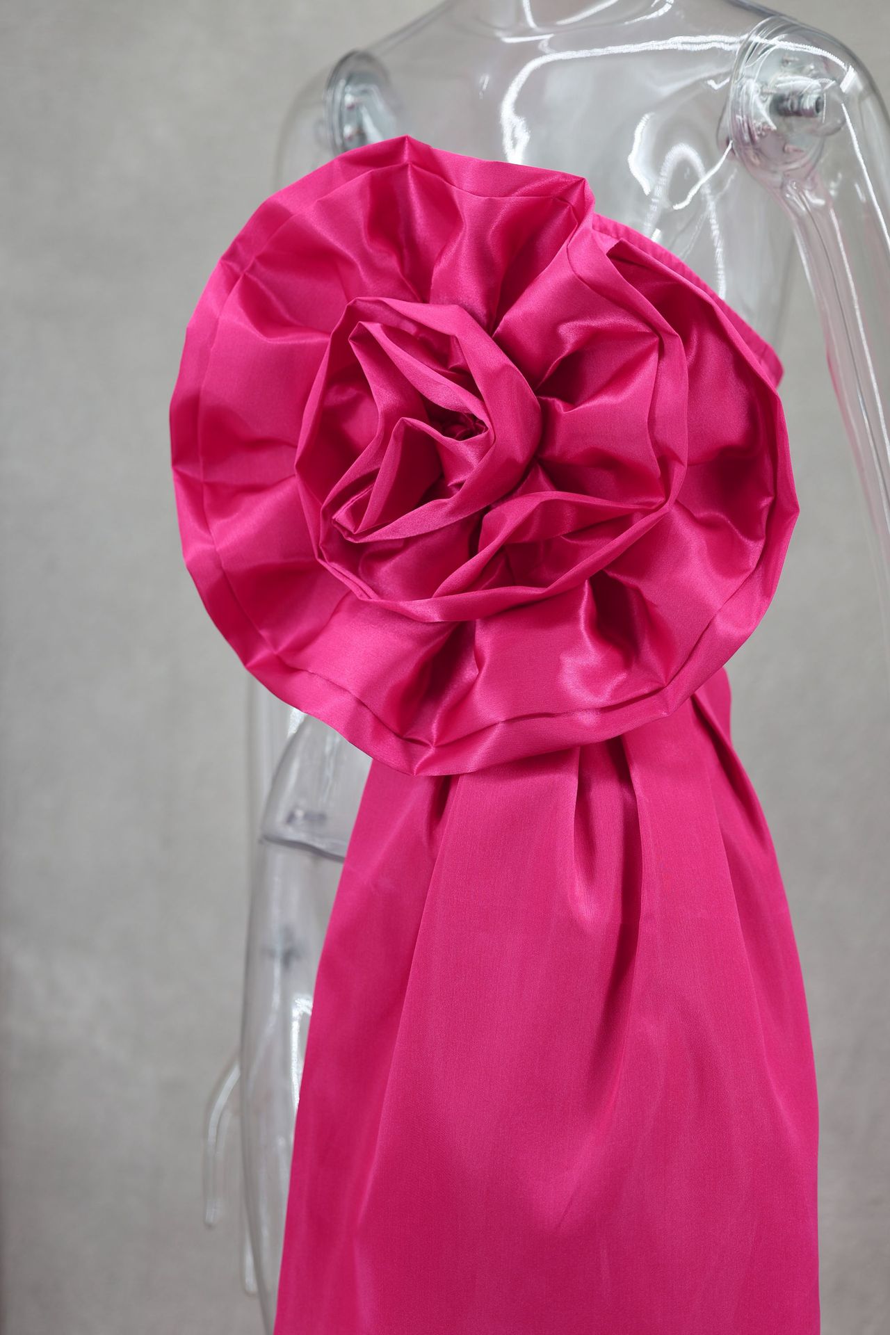 BKQU Chic Large 3D Flower Women's Vest Strapless Zipper Backless Crop Top 2025 Summer Asymmetrical Ribbon Sexy Elegant Party Top