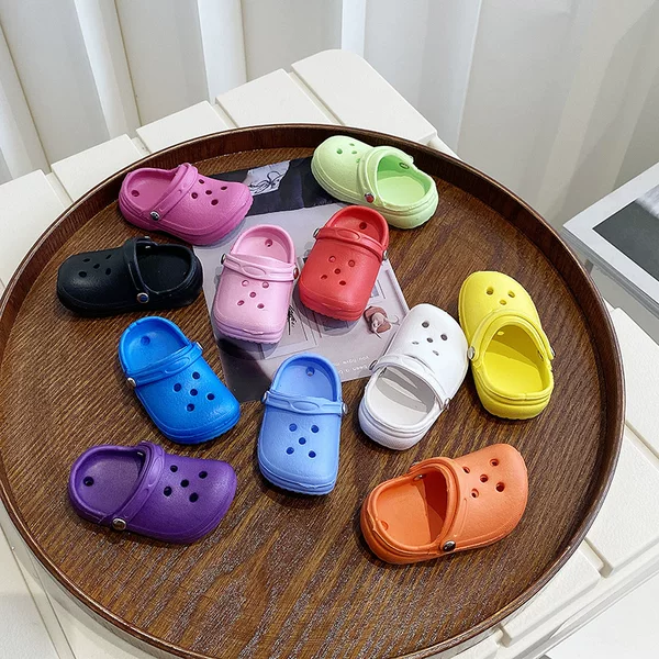 Small Hole Shoes Hanging Ornaments Clothing Shoe Bag Pendant Women's Bag Schoolbag Cartoon Accessories Mini Small Keychain Accessories Cross Border