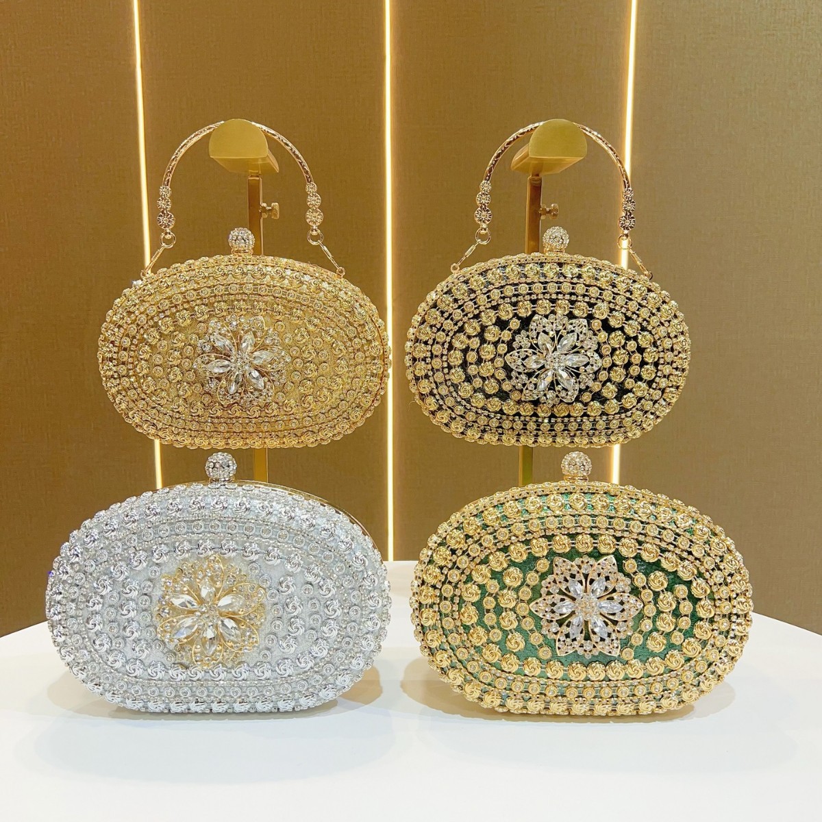 Pochette da sera per donna con strass elegante_voghion.com