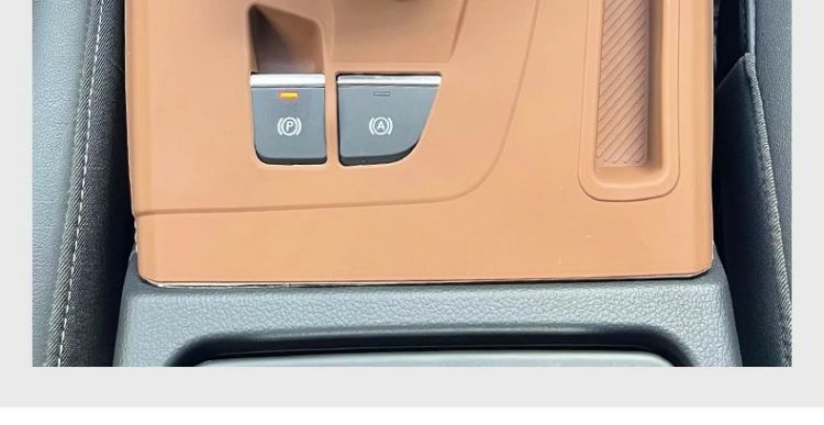 Q5L Central Control Protection Silicone Pad Gear Panel Protective Film Interior Modification Decoration Supplies Accessories 21-24 Models