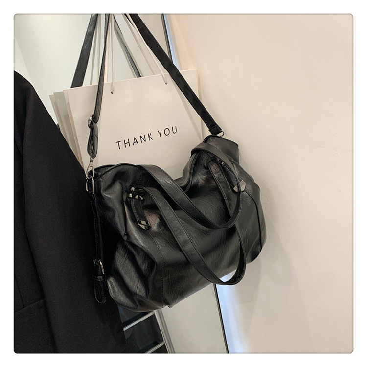 New fashionable European and American women's bags, retro and simple single-shoulder bags, large-capacity high-quality handbags, elegant crossbody bags are in stock undefined