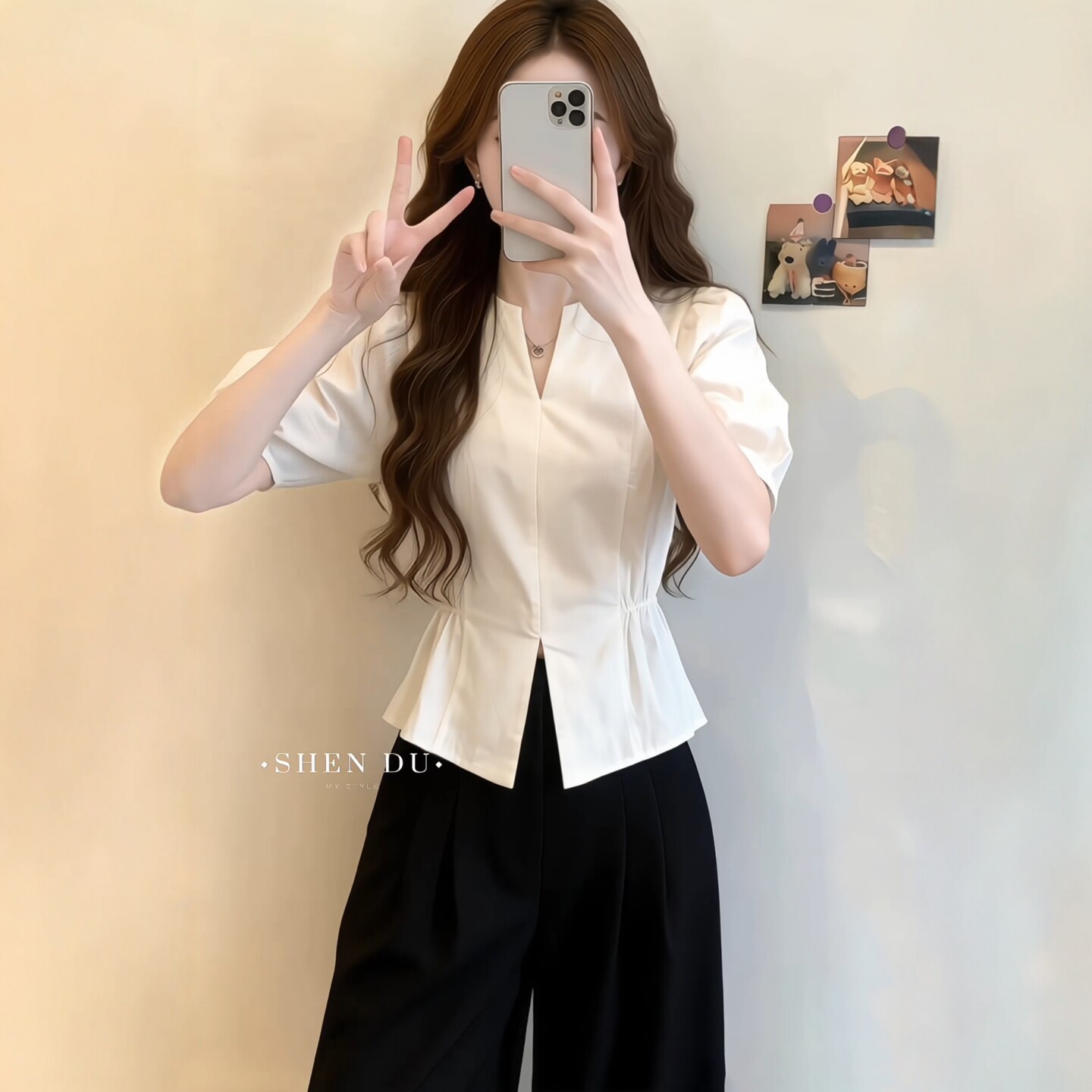 Áo sơ mi ngắn tay trắng nữ tính, dáng ôm eo, phong cách trẻ trung — màu trắng chi tiết 3