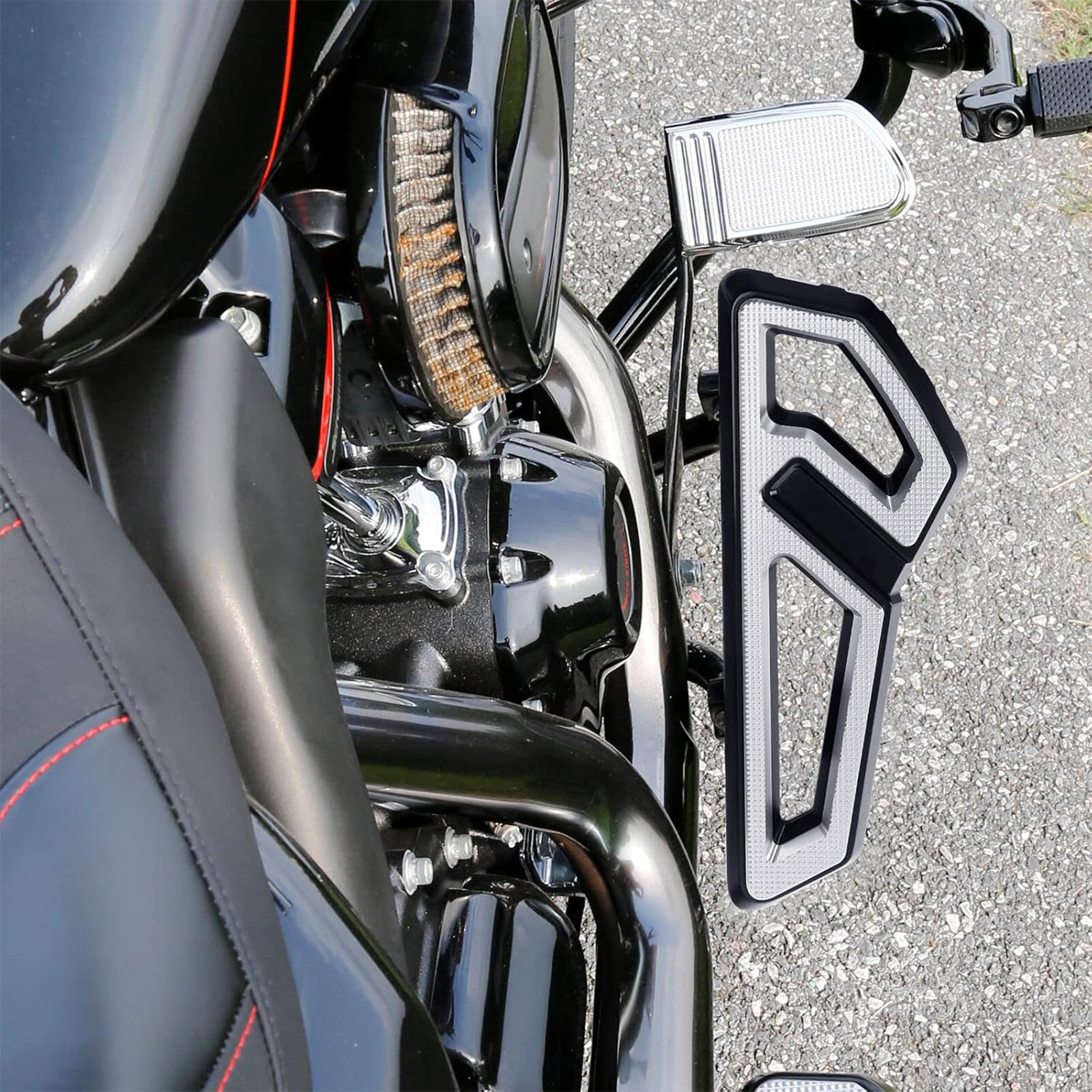 Suitable for Harley Big Glide Street Road King Glide Modified New Front Driver Pedal Front Large Pedal