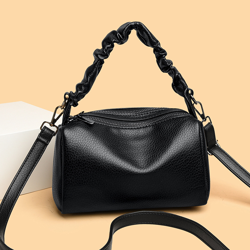 斜挎包包女士新款潮质感枕头包高级感简约单肩手提包小众潮流女包