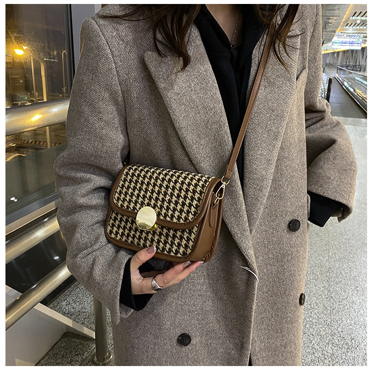 Popular Fashion Plaid Check Pattern Small Square Messenger Bag display picture 4