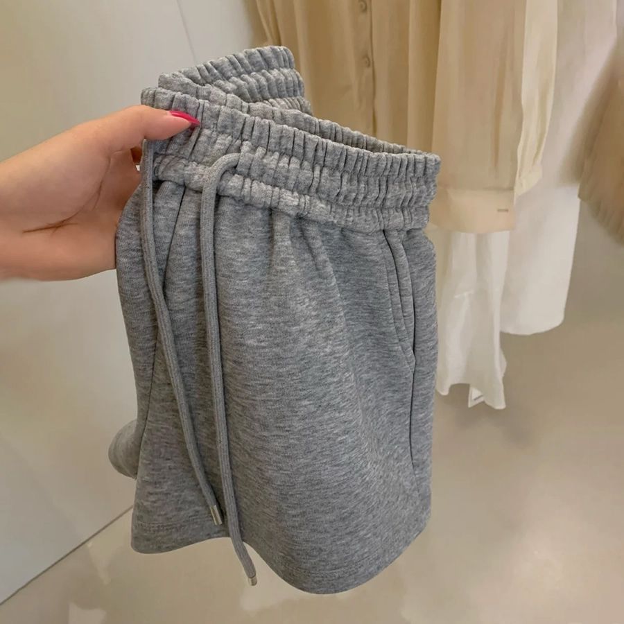 회색