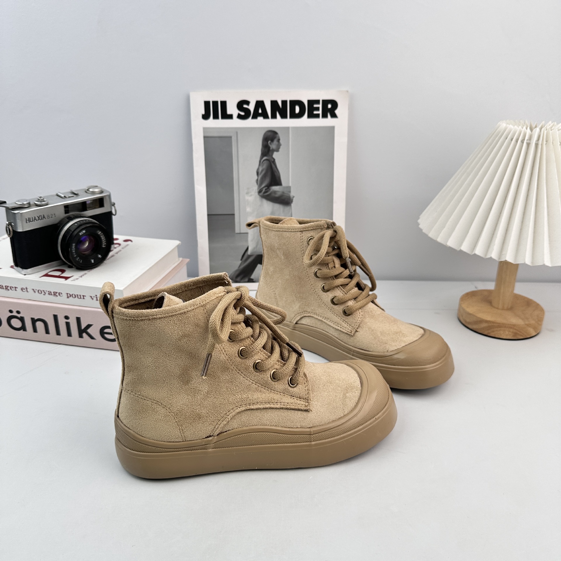YUANBO Zapatos de suela gruesa de alto nivel de invierno y otoño de 2025 nuevas botas cortas coreanas casuales zapatos de lona de mujer