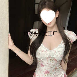 蕾丝碎花小飞袖连衣裙女夏季新款修身短裙领收腰字雪纺裙子