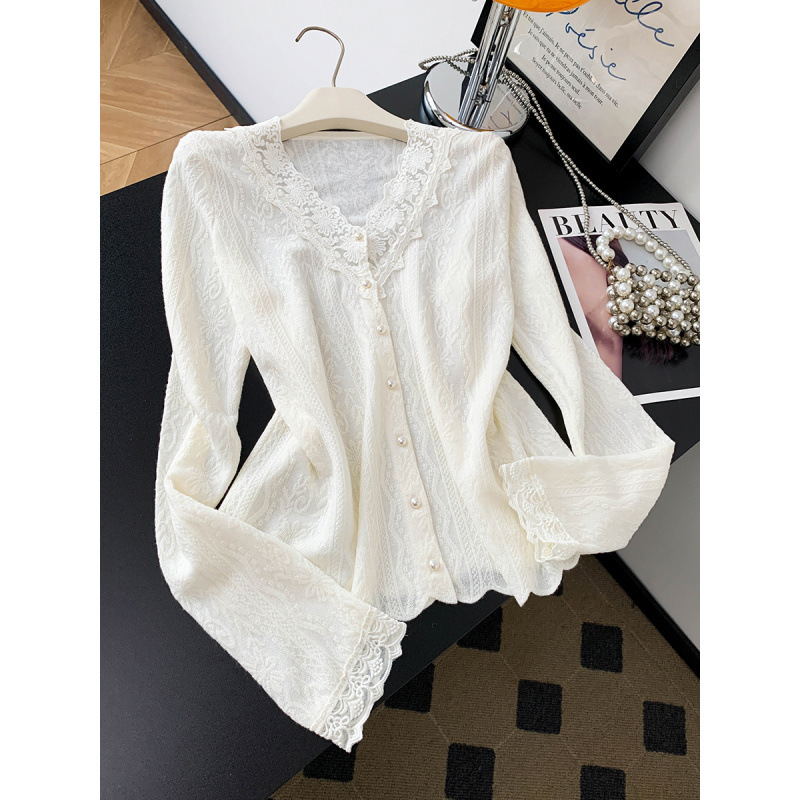 Gentle Wool Lace V Neck Pearl Button Thickeneded Lace Crochet Slimming Look Elegant Shirt Women's Lace Shirt