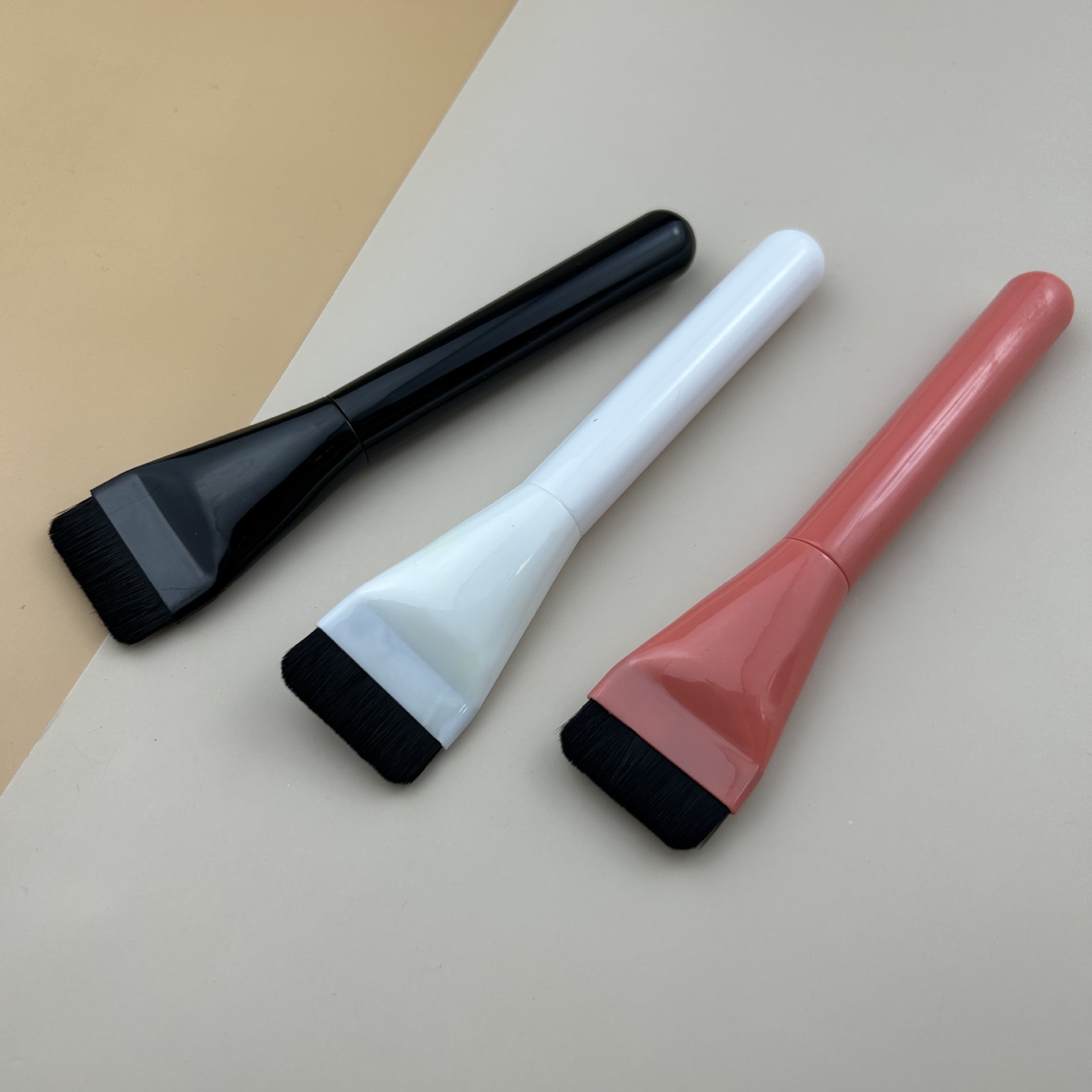 Cepillo de base en línea, sin marcas, sin polvo, cepillo corrector, cepillo de mascarilla, cepillo de base líquida de cabeza plana, cepillo de maquillaje al por mayor