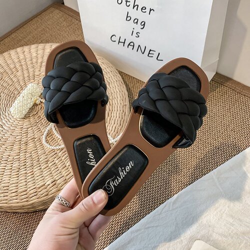 Sandals for women for summer season  versatile lightweight Korean style flat sandals for women non-slip wholesale