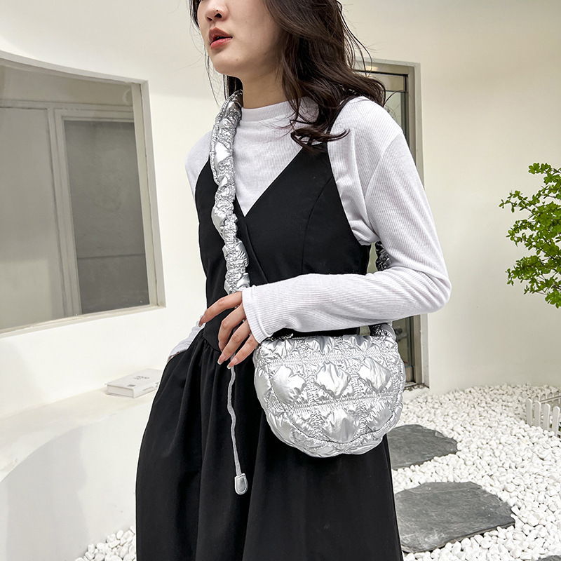 Koreaanse versie Exquise glanzende geplooide okseltas Mini Cloud Bag Niche Crossbody Bag Damestas High-end kleine tas_voghion.com